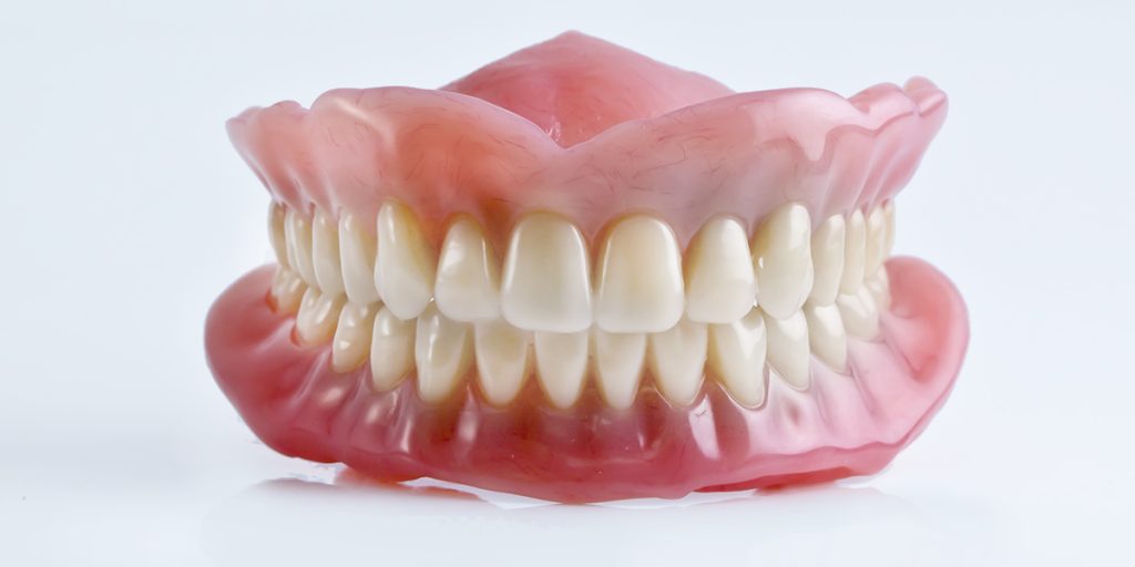 stomatološka ordinacija Čeović mobilna zubna proteza